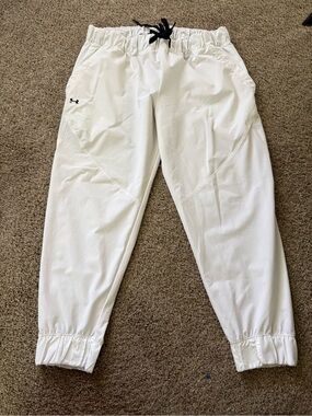 Women’s Under Armour White Jogger Cropped Pants Black Drawcord